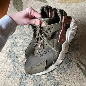 Women’s huaraches